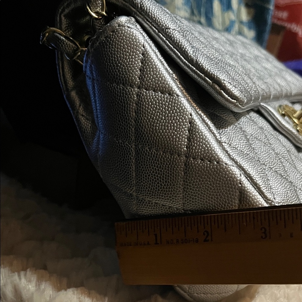 nwt Metallic Silver Quilted Shoulder Bag - Picture 4 of 7